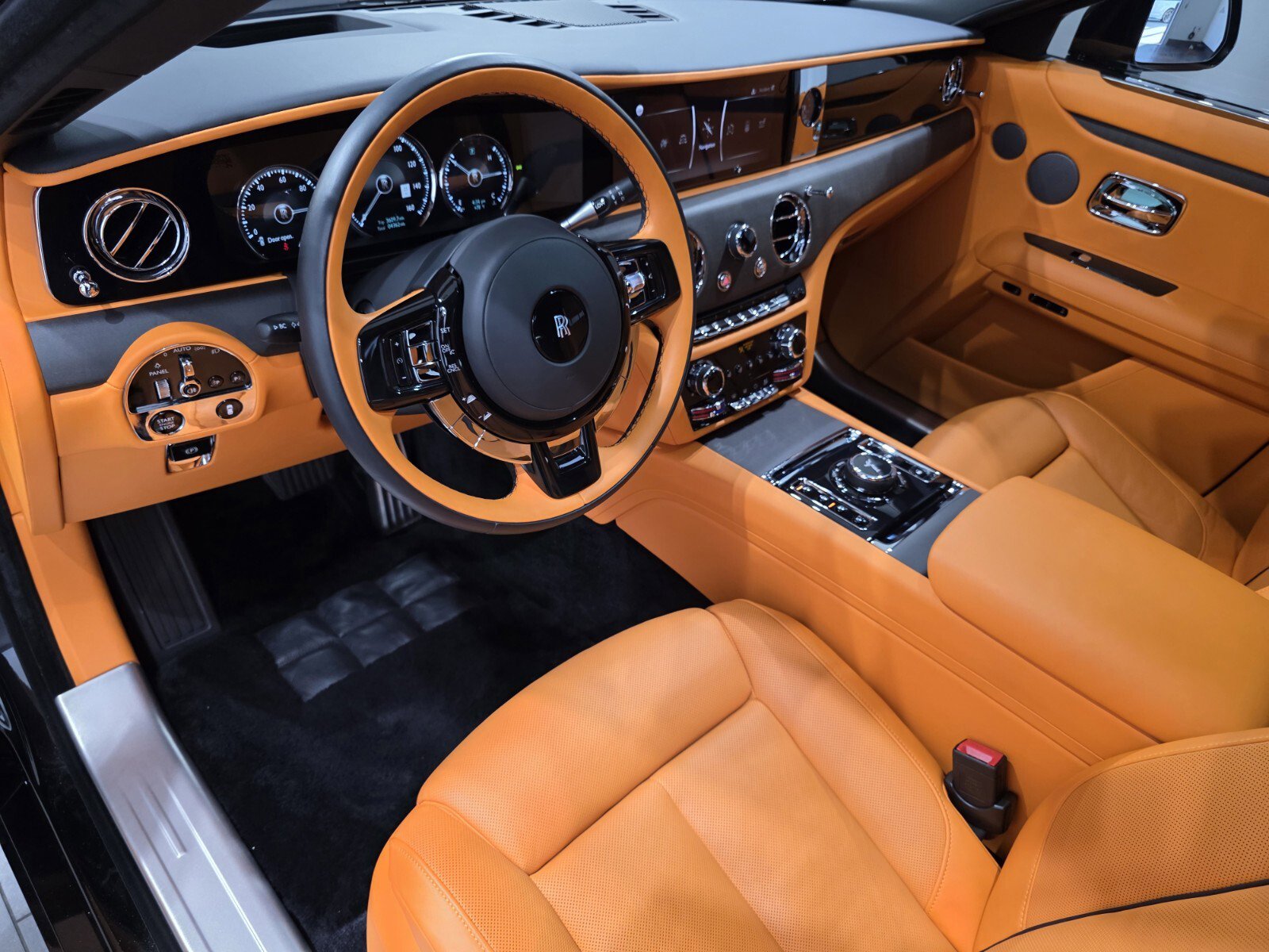 Used 2024 Rolls-Royce Ghost image 7