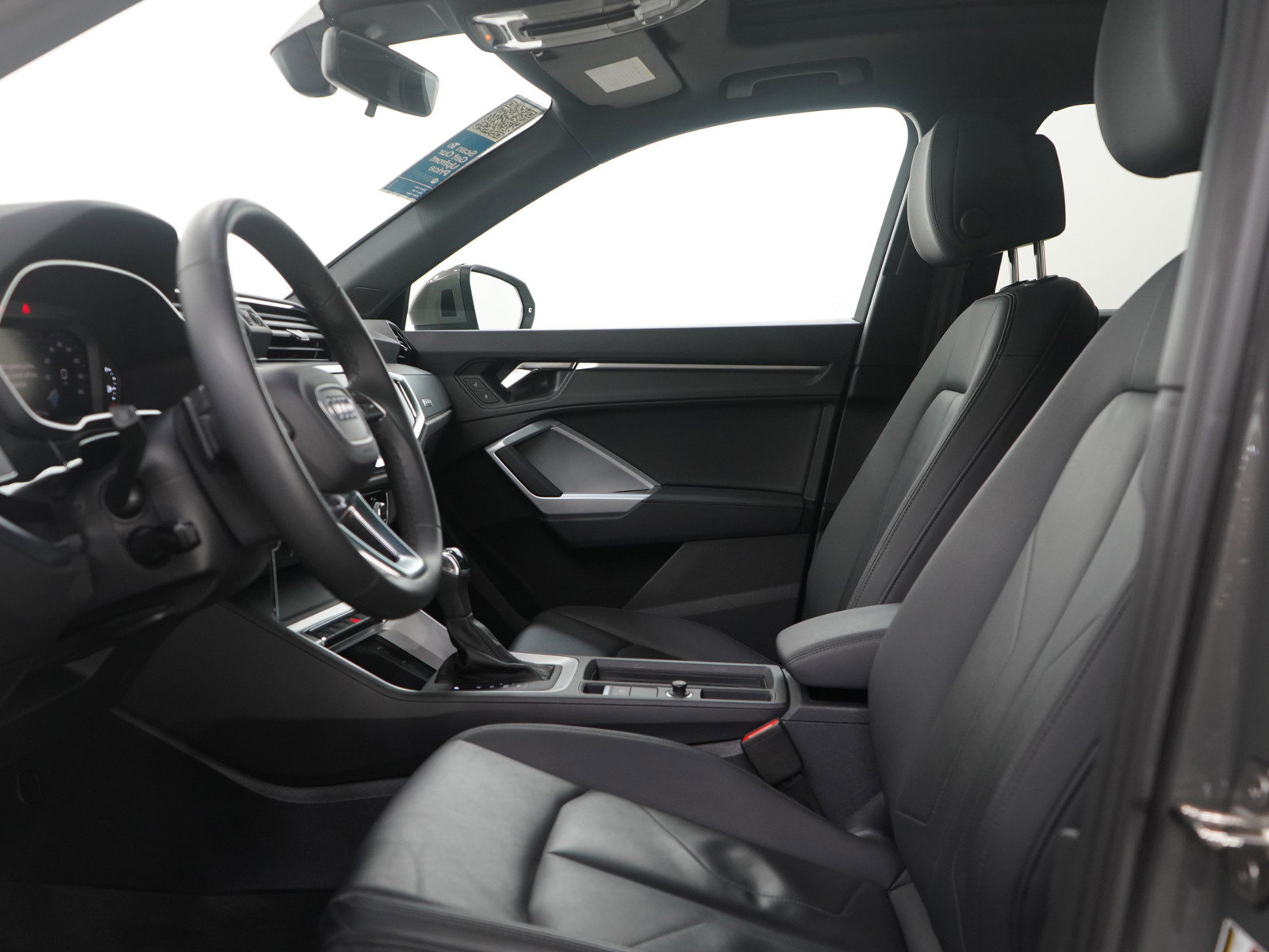 Used 2025 Audi Q3 2.0T Premium image 24