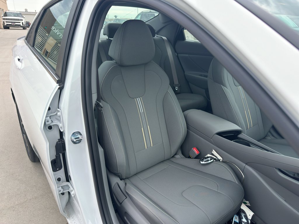 New 2026 Hyundai Elantra SEL Sport Premium FWD image 30