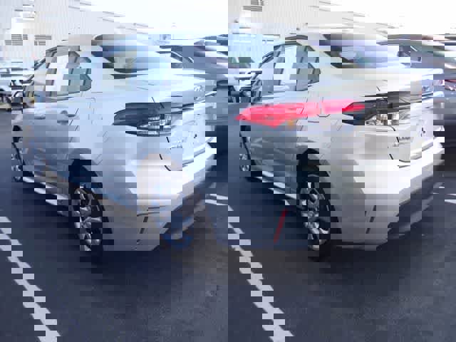 Used 2025 Toyota Corolla LE image 7