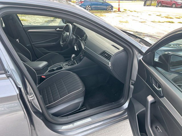 Used 2024 Volkswagen Jetta Sport FWD image 9