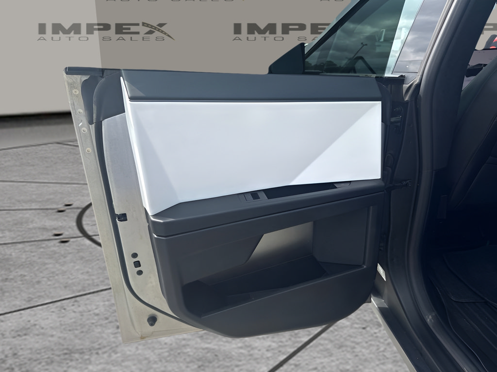 Used 2024 Tesla Cybertruck AWD Crew Cab image 30