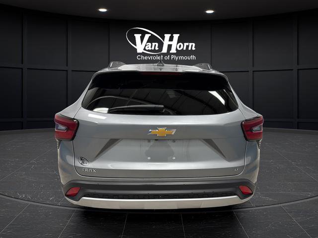 Used 2025 Chevrolet Trax LT FWD image 4
