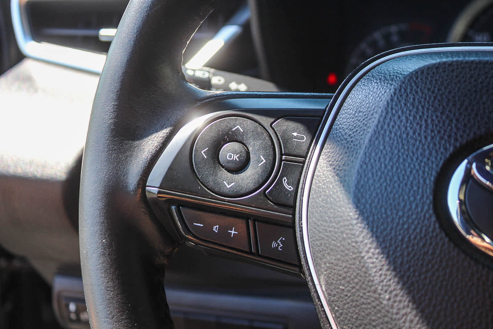 Used 2022 Toyota Corolla SE FWD image 29