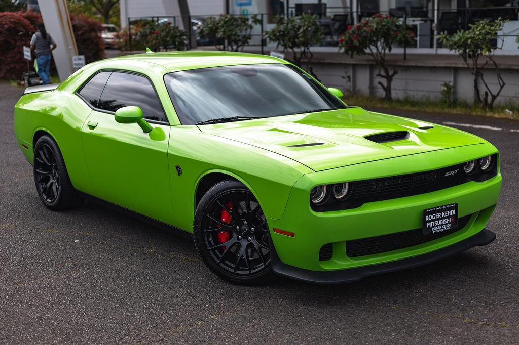 Used 2015 Dodge Challenger SRT Hellcat RWD image 2