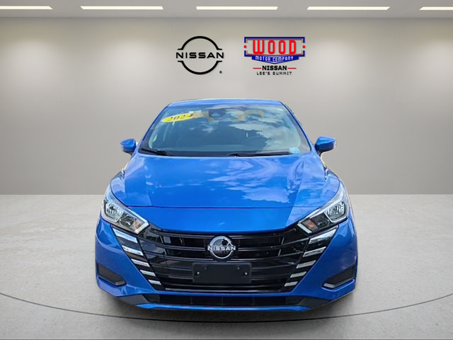 Used 2024 Nissan Versa SV FWD image 2