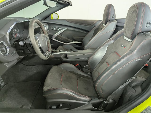 Used 2020 Chevrolet Camaro ZL1 RWD image 22