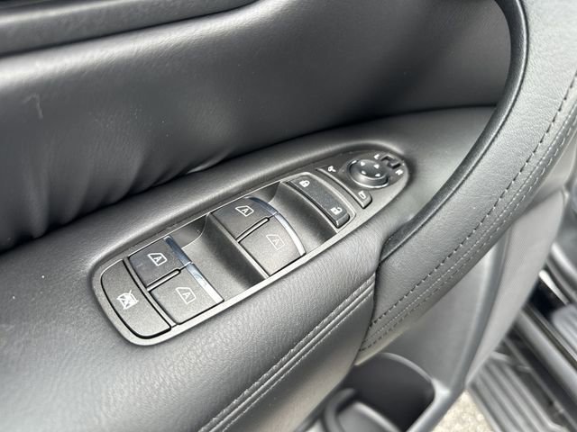 Used 2024 Nissan Armada SL image 19