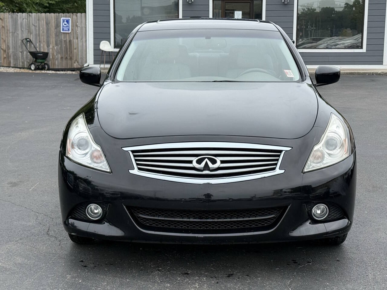 Used 2011 INFINITI G25 x w/ Moonroof Pkg AWD/4WD image 8