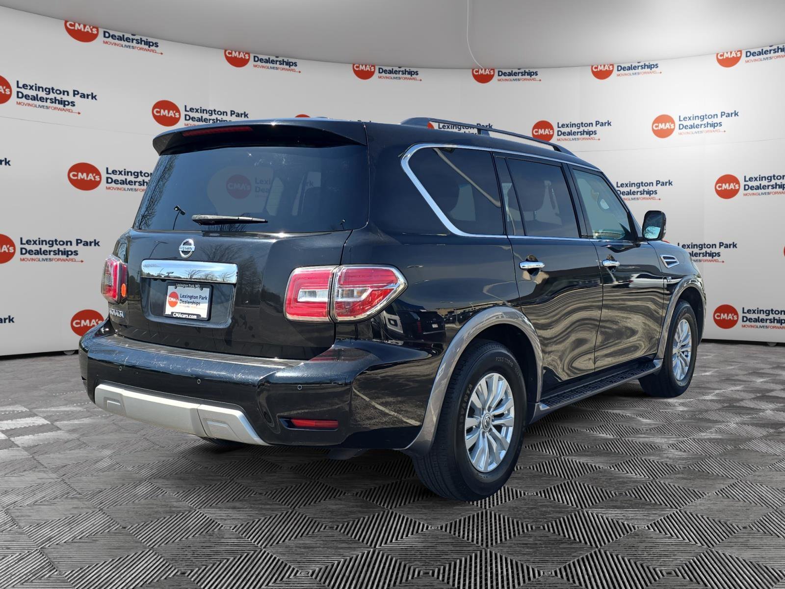 Used 2017 Nissan Armada SV image 7