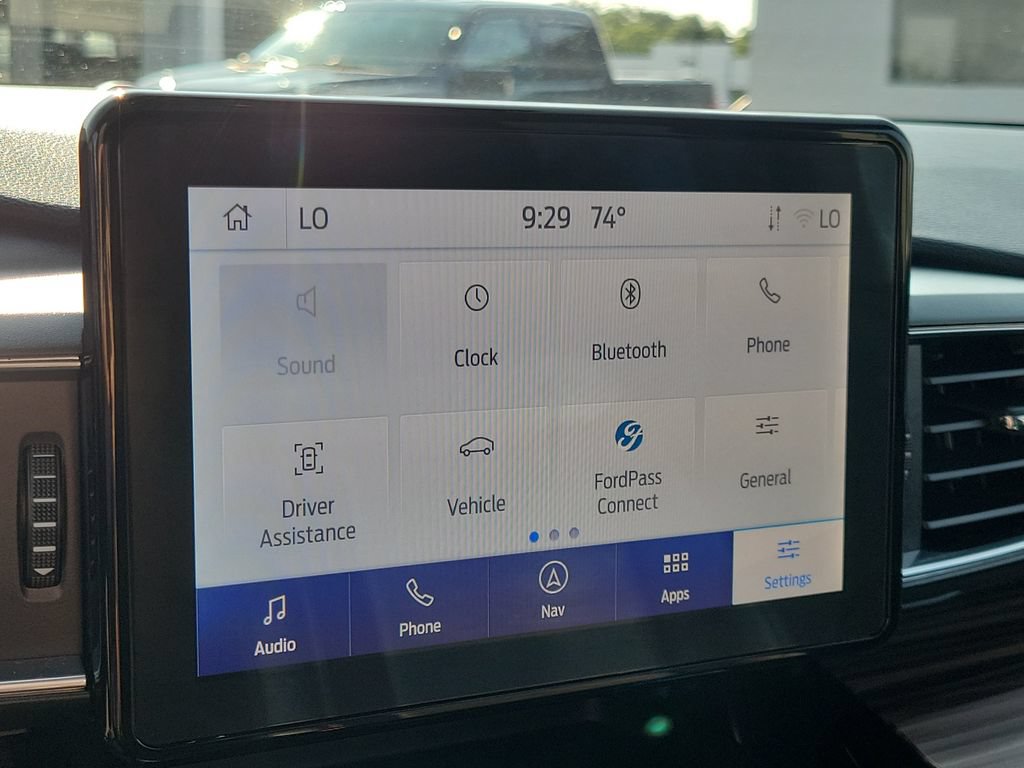 Used 2024 Ford Explorer Limited w/ Equipment Group 301A AWD/4WD image 29