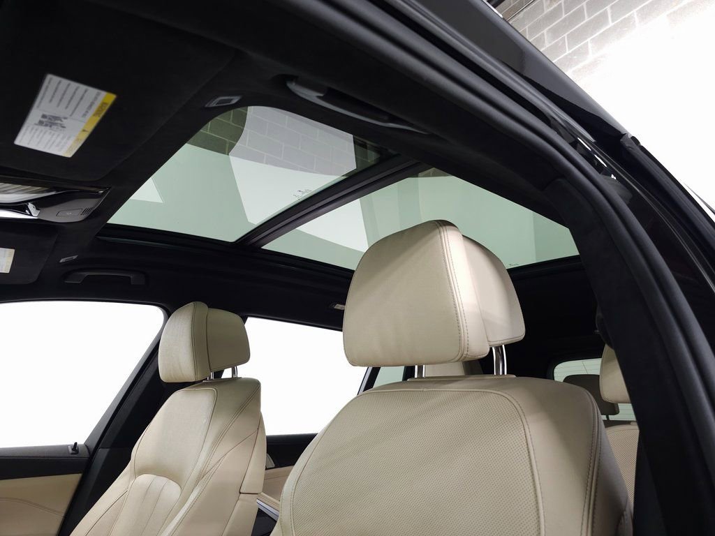 Used 2021 BMW X7 M50i image 19