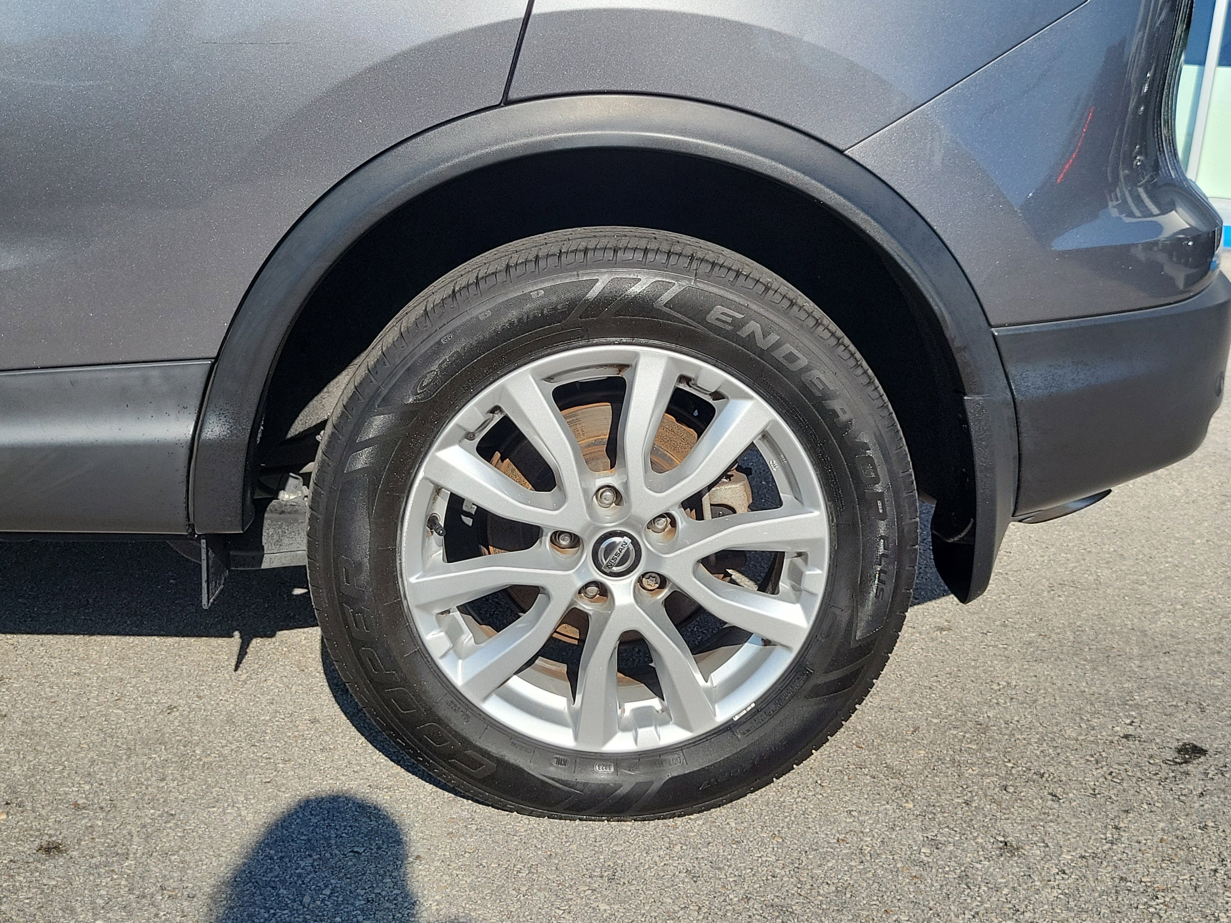 Used 2020 Nissan Rogue Sport SV image 27