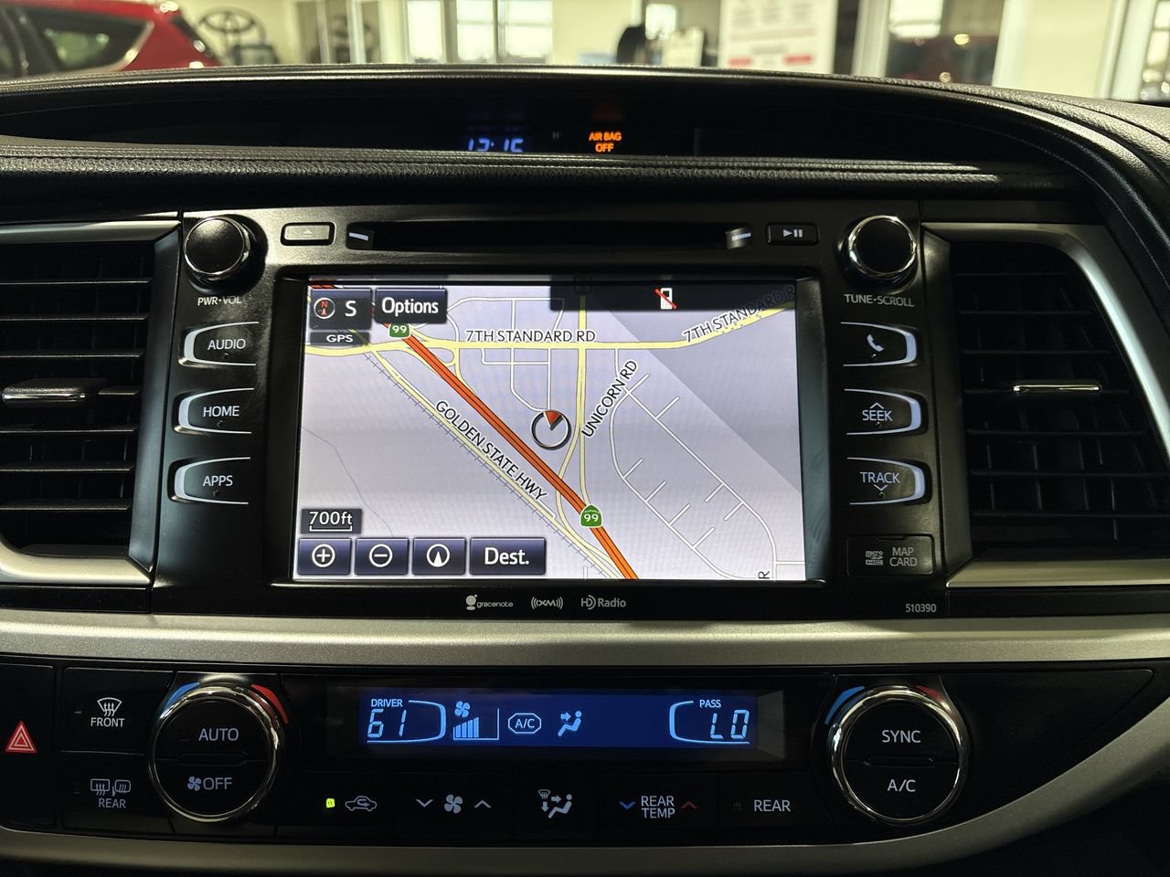 Certified 2019 Toyota Highlander SE FWD image 18