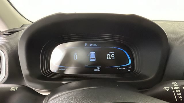 Used 2023 Hyundai Venue SEL FWD image 17