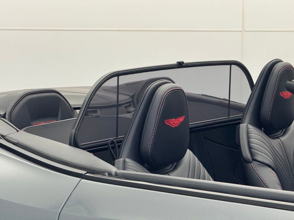 Used 2023 Aston Martin DB11 Volante image 43
