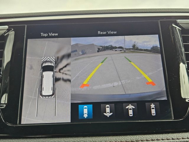 Used 2020 Chrysler Pacifica Limited FWD image 16