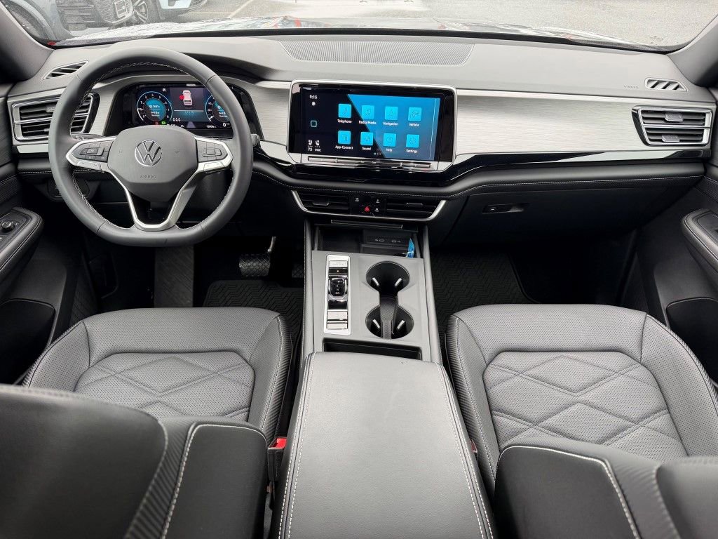 Used 2024 Volkswagen Atlas Cross Sport SE image 2