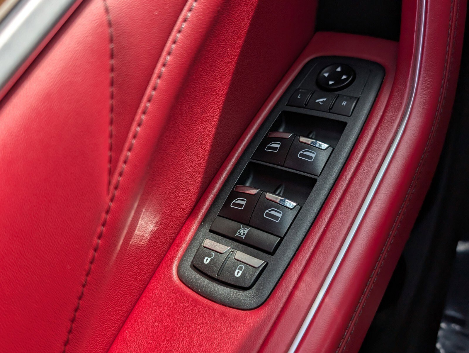 Used 2022 Maserati Levante Modena image 40