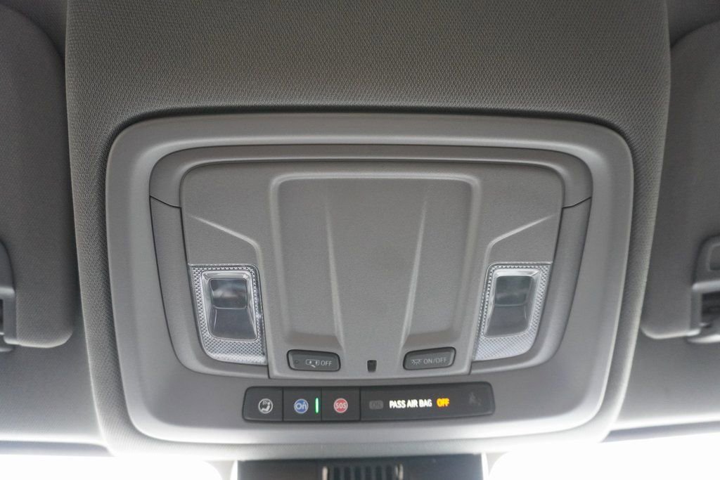 Used 2024 Chevrolet Silverado 1500 LTZ AWD/4WD image 15