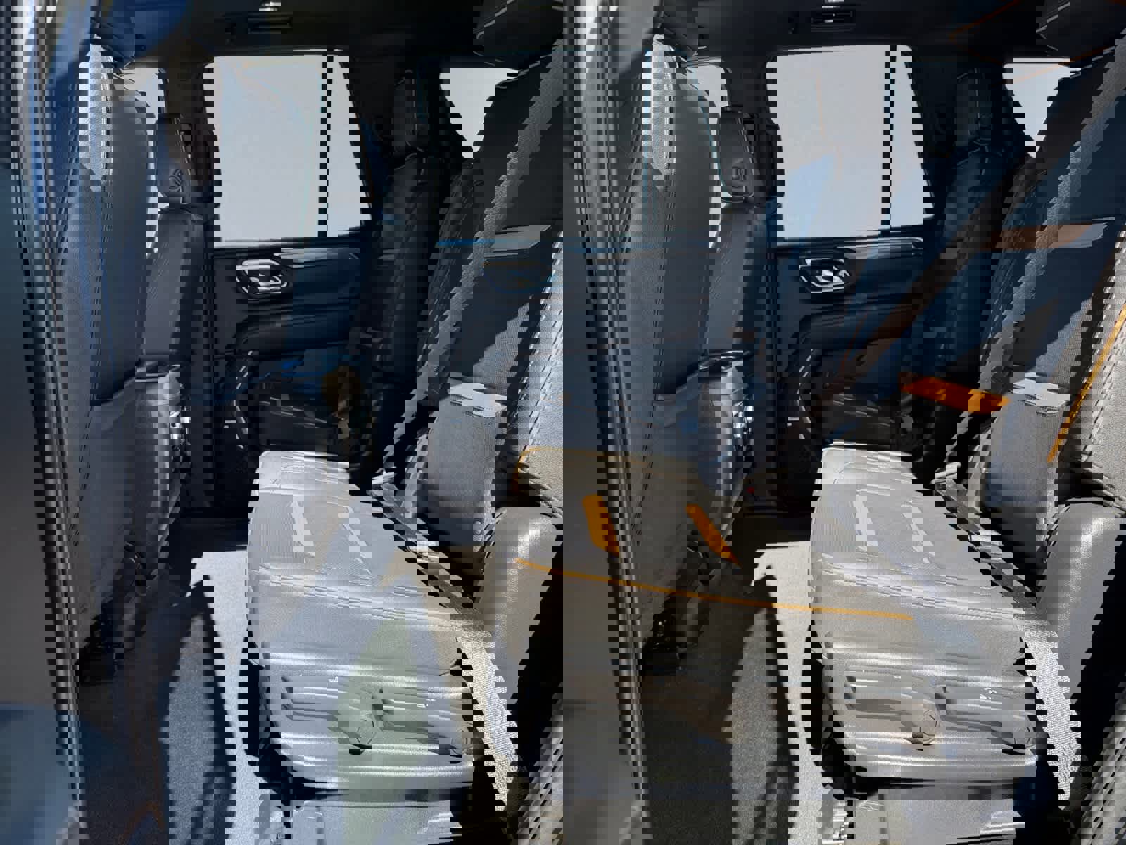 Used 2023 GMC Yukon AT4 w/ AT4 Premium Package image 36