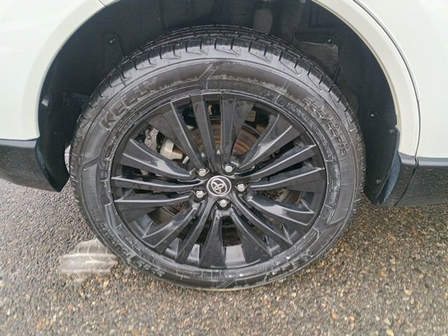 Used 2024 Toyota Venza Nightshade AWD/4WD image 11