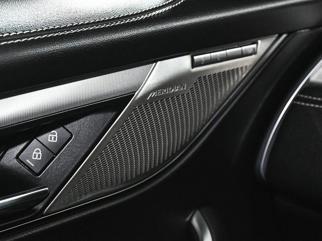 Used 2024 Jaguar F-PACE R-Dynamic S image 32