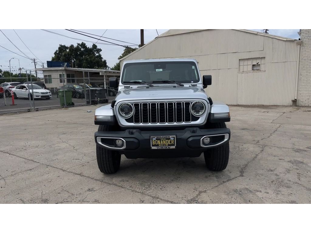 Used 2024 Jeep Wrangler Sahara image 6