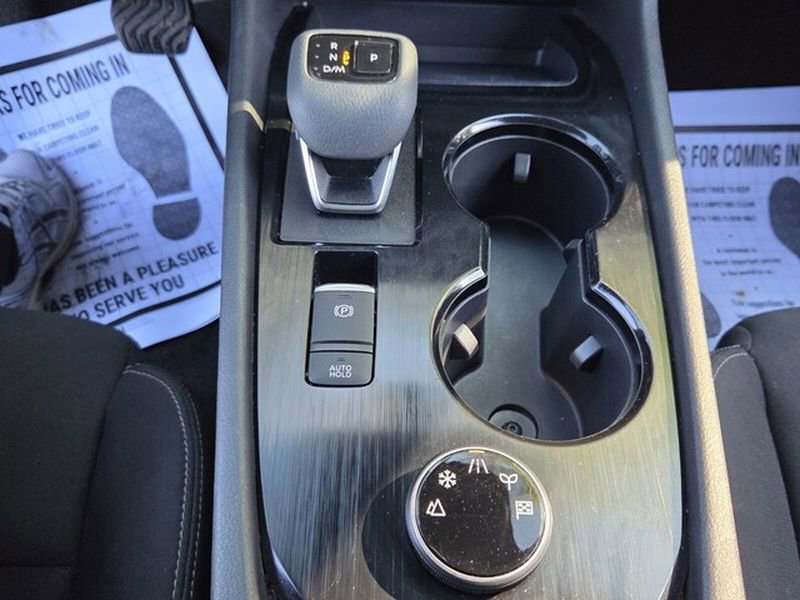 Used 2024 Nissan Rogue S image 19