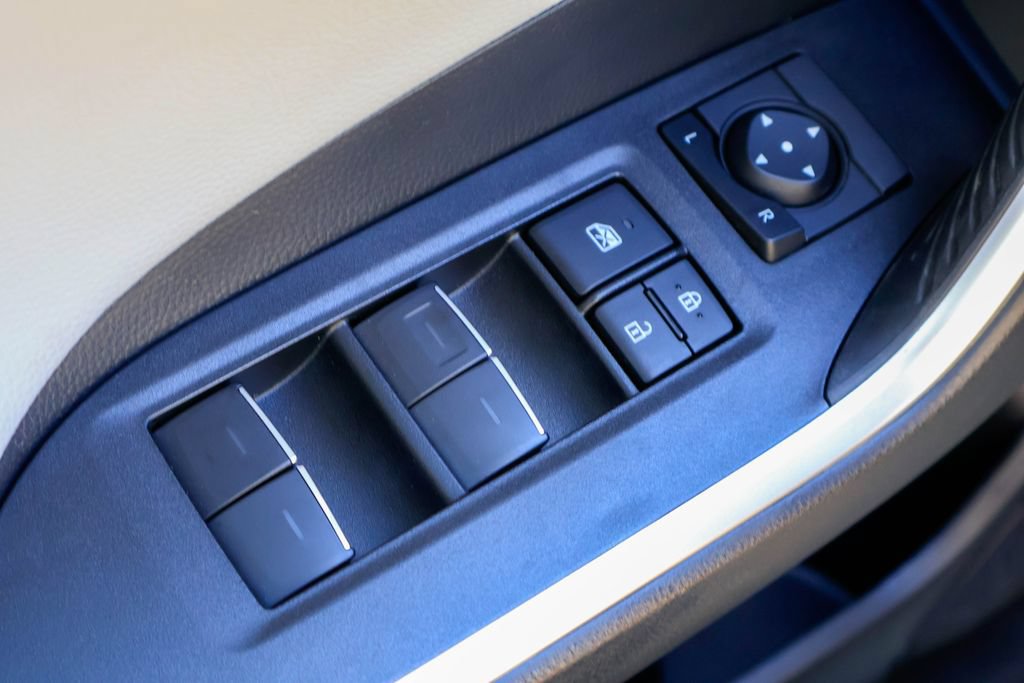 Used 2025 Toyota RAV4 Limited FWD image 19