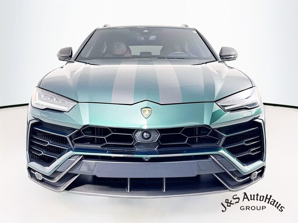 Used 2022 Lamborghini Urus image 2