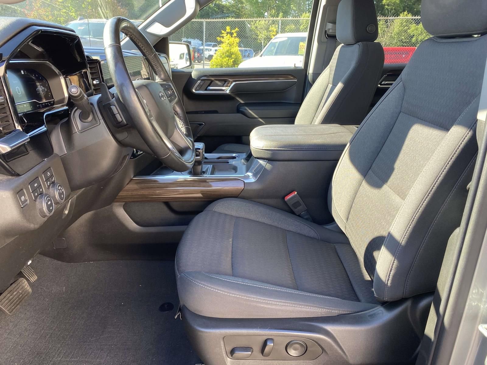 Used 2023 Chevrolet Silverado 1500 RST w/ Protection Package AWD/4WD image 15