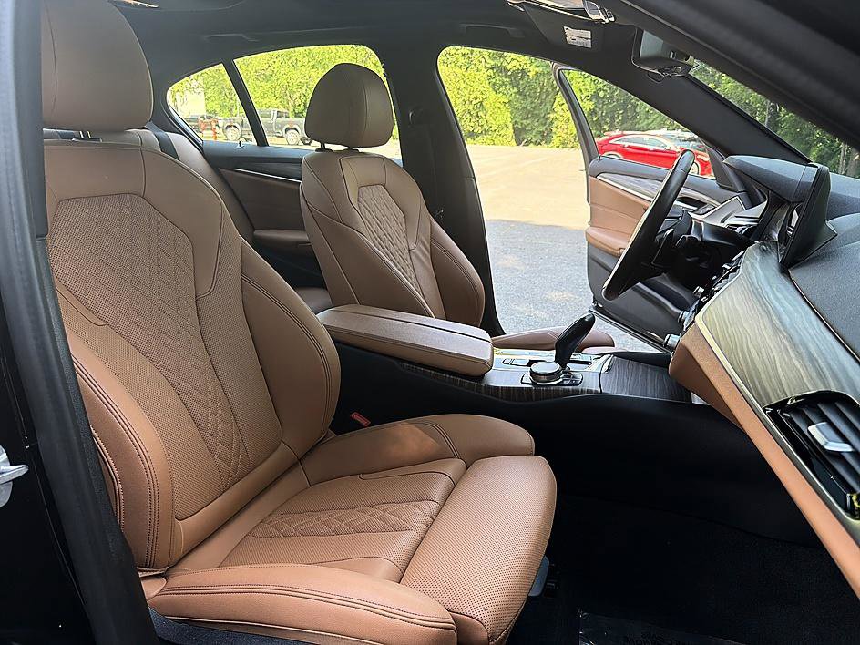 Used 2021 BMW 540i w/ Convenience Package RWD image 21