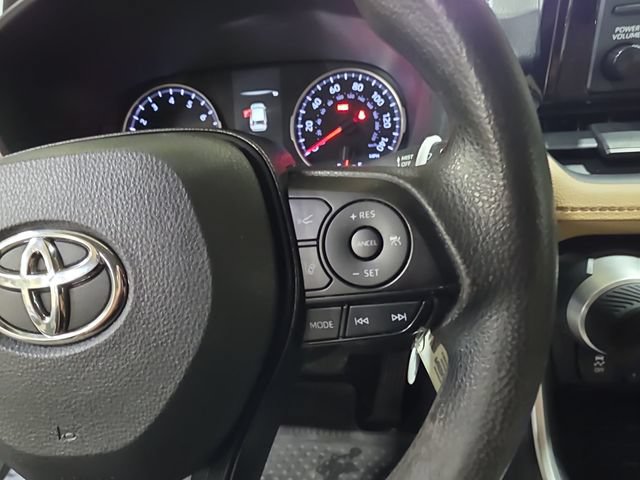 Used 2019 Toyota RAV4 LE w/ All Weather Liner Package FWD image 26
