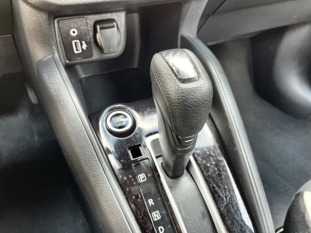 Used 2022 Nissan Versa SV FWD image 29