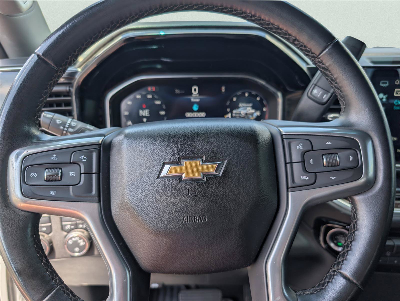 Used 2024 Chevrolet Silverado 2500 LT AWD/4WD image 28