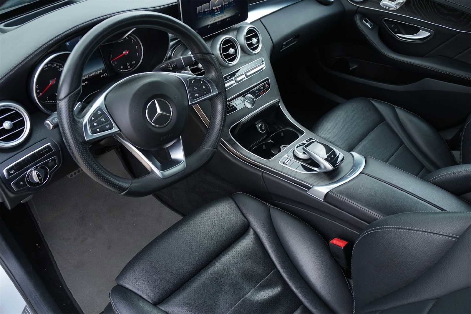 Used 2015 Mercedes-Benz C 400 4MATIC image 2