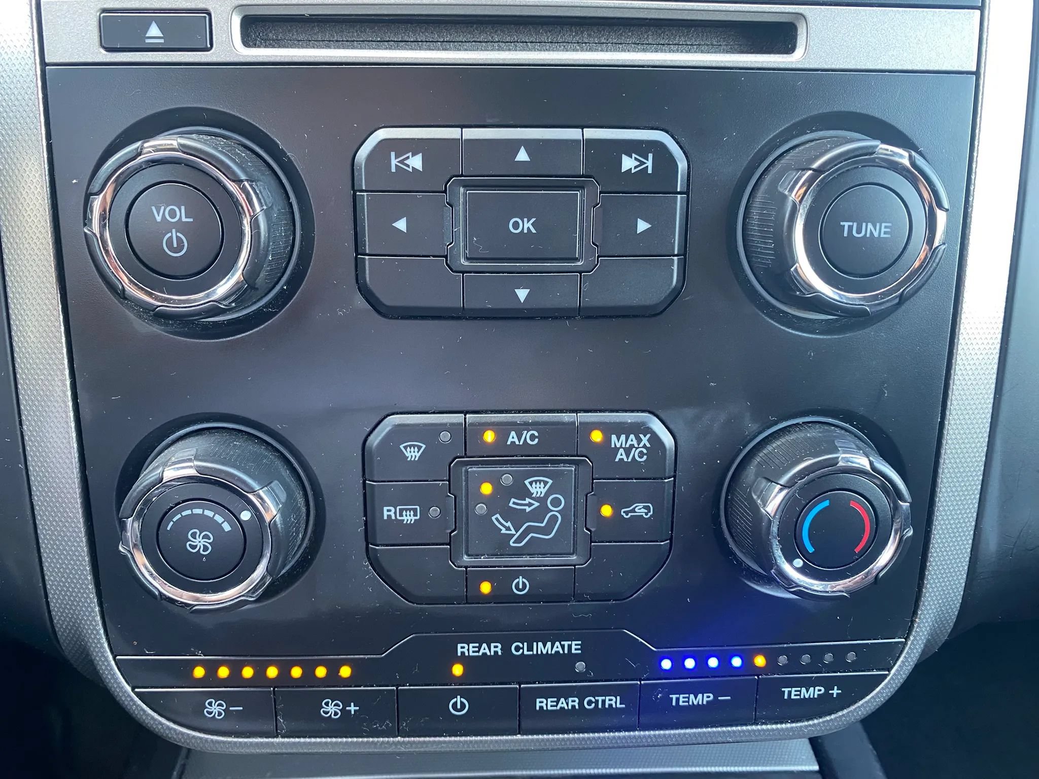 Used 2017 Ford Expedition EL XL w/ Equipment Group 101A AWD/4WD image 15