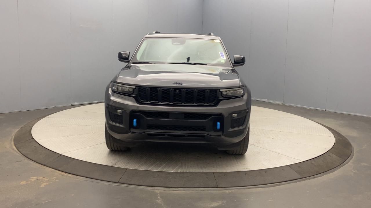 Used 2023 Jeep Grand Cherokee 30th Anniversary AWD/4WD image 8
