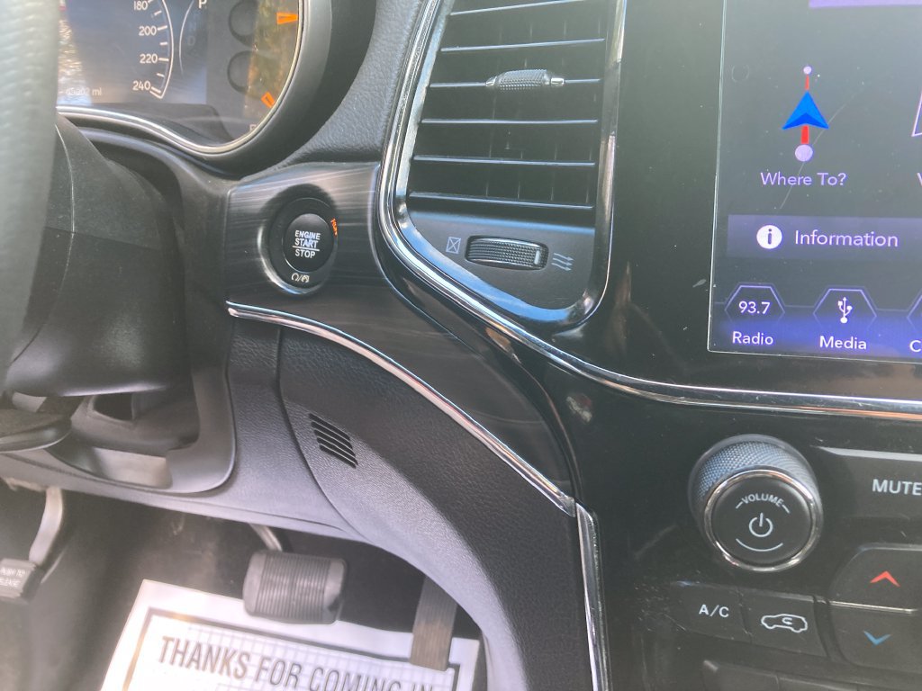 Used 2019 Jeep Grand Cherokee Limited AWD/4WD image 22