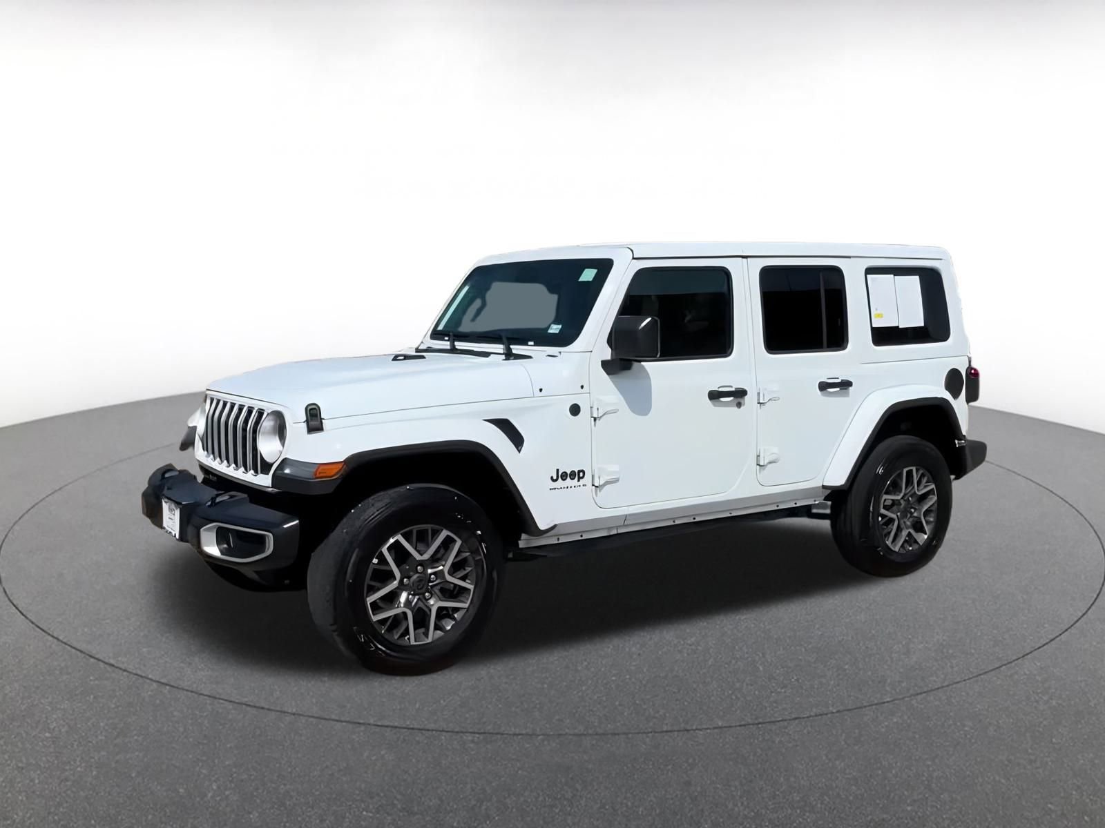 Used 2025 Jeep Wrangler Sahara image 8