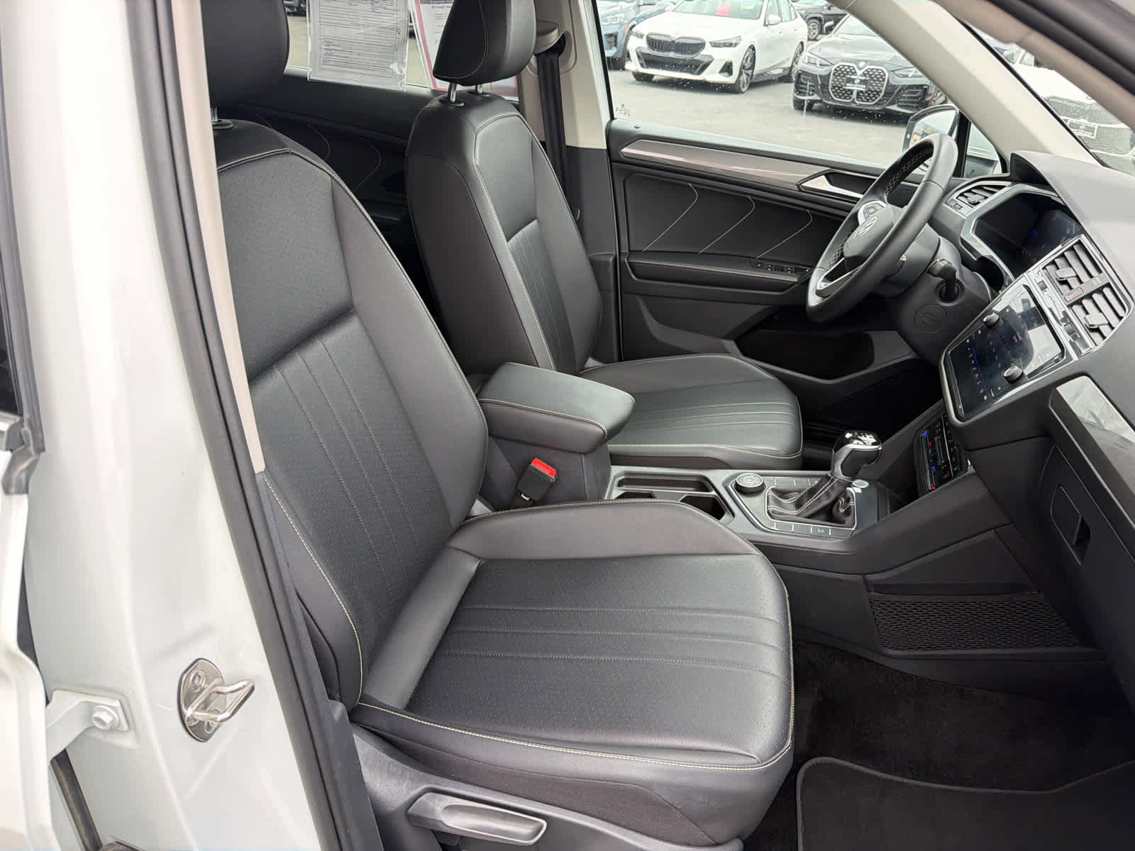 Used 2023 Volkswagen Tiguan SE w/ Panoramic Sunroof Package AWD/4WD image 13