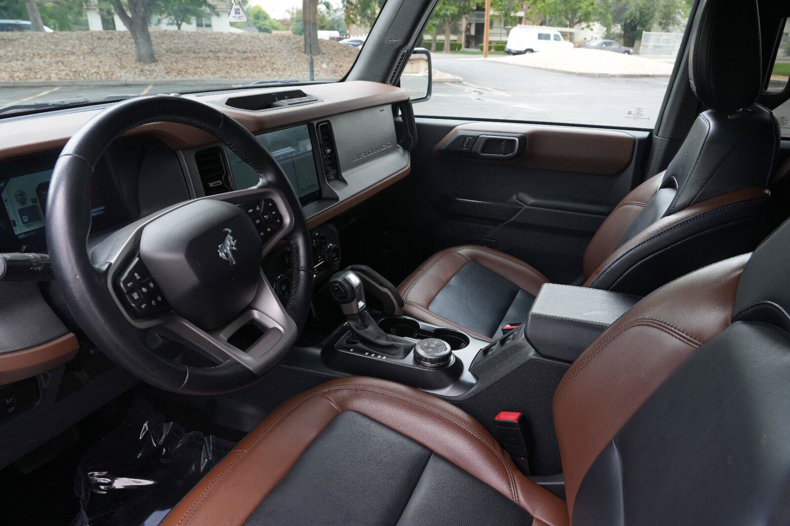 Used 2024 Ford Bronco Outer Banks AWD/4WD image 9