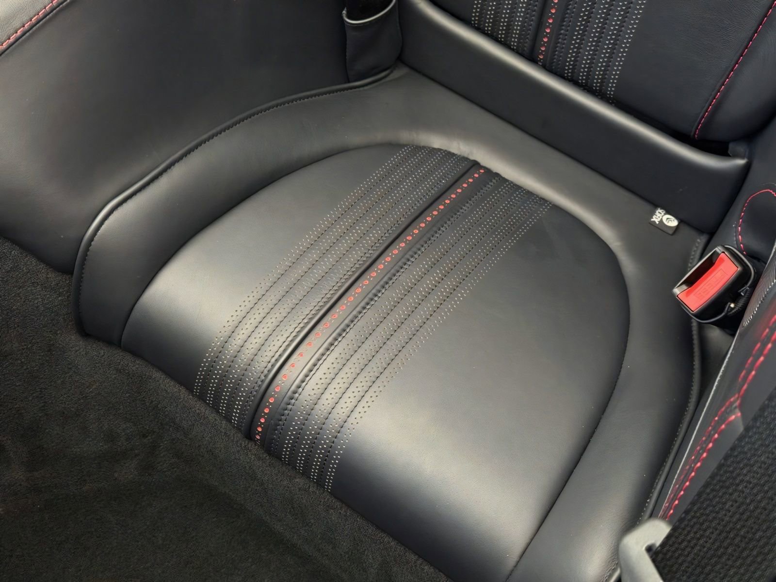 Used 2023 Aston Martin DB11 Volante RWD image 14