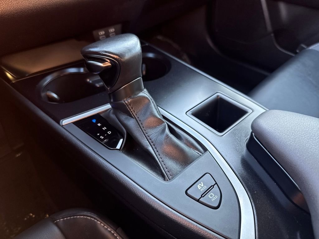 Used 2023 Lexus UX 250h AWD image 26