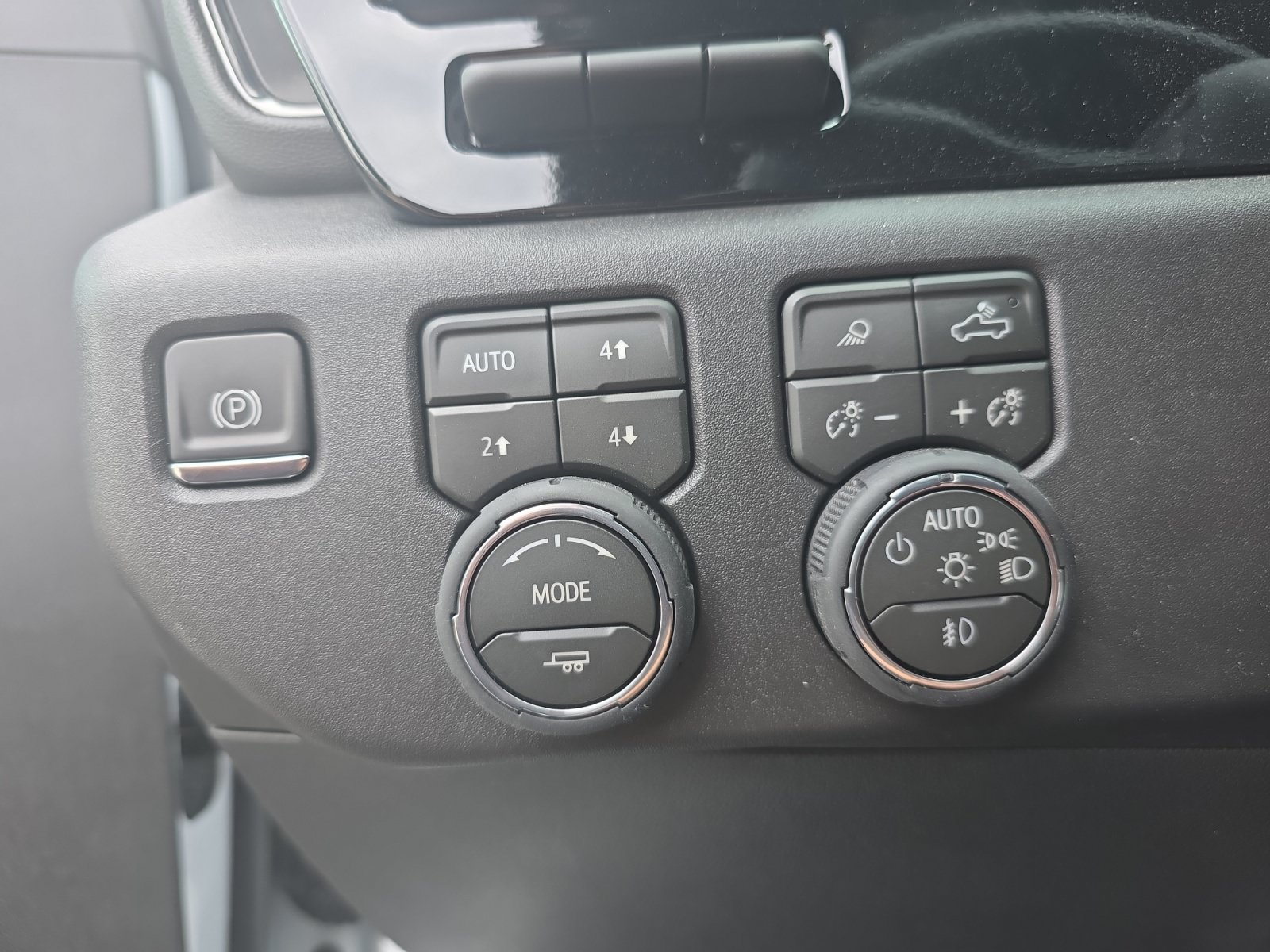 New 2026 Chevrolet Silverado 1500 ZR2 AWD/4WD image 13