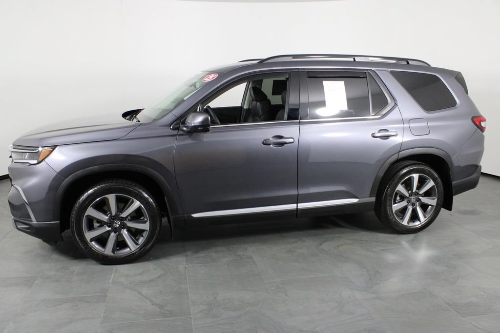 Used 2025 Honda Pilot Touring image 13