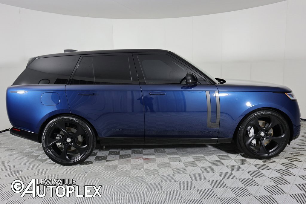 Used 2025 Land Rover Range Rover SE image 4