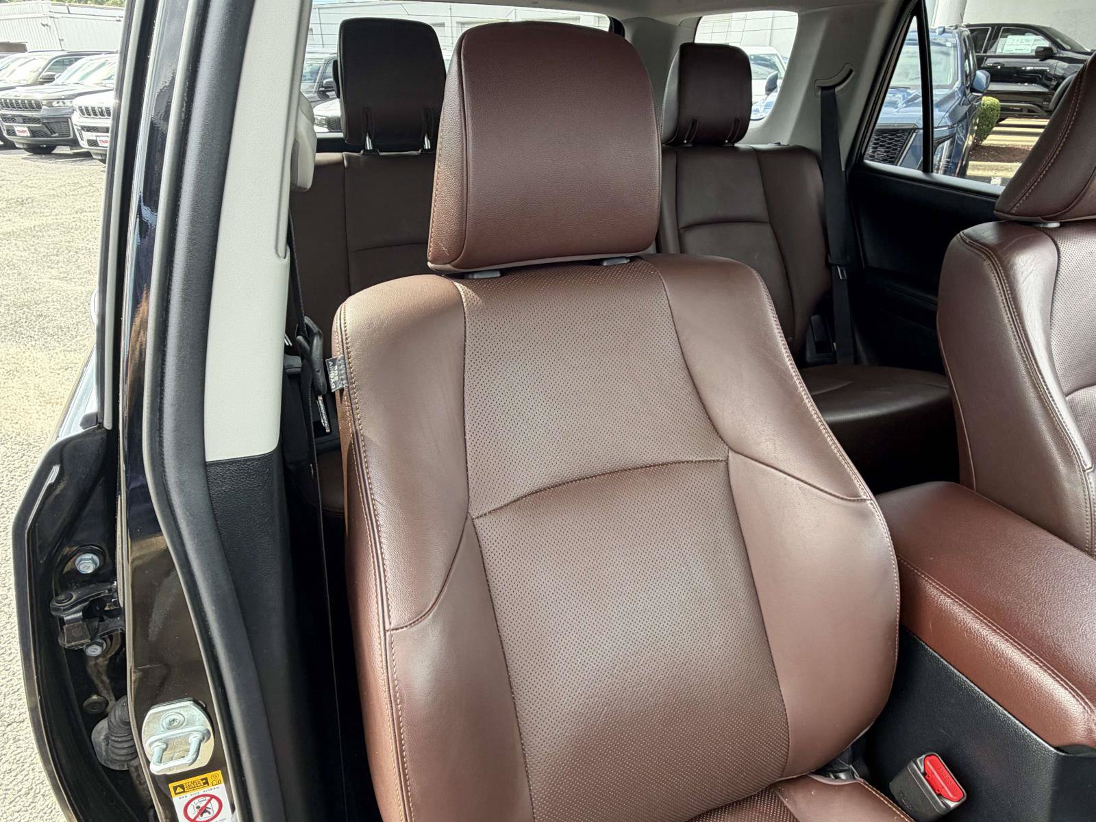 Used 2017 Toyota 4Runner Limited AWD/4WD image 33