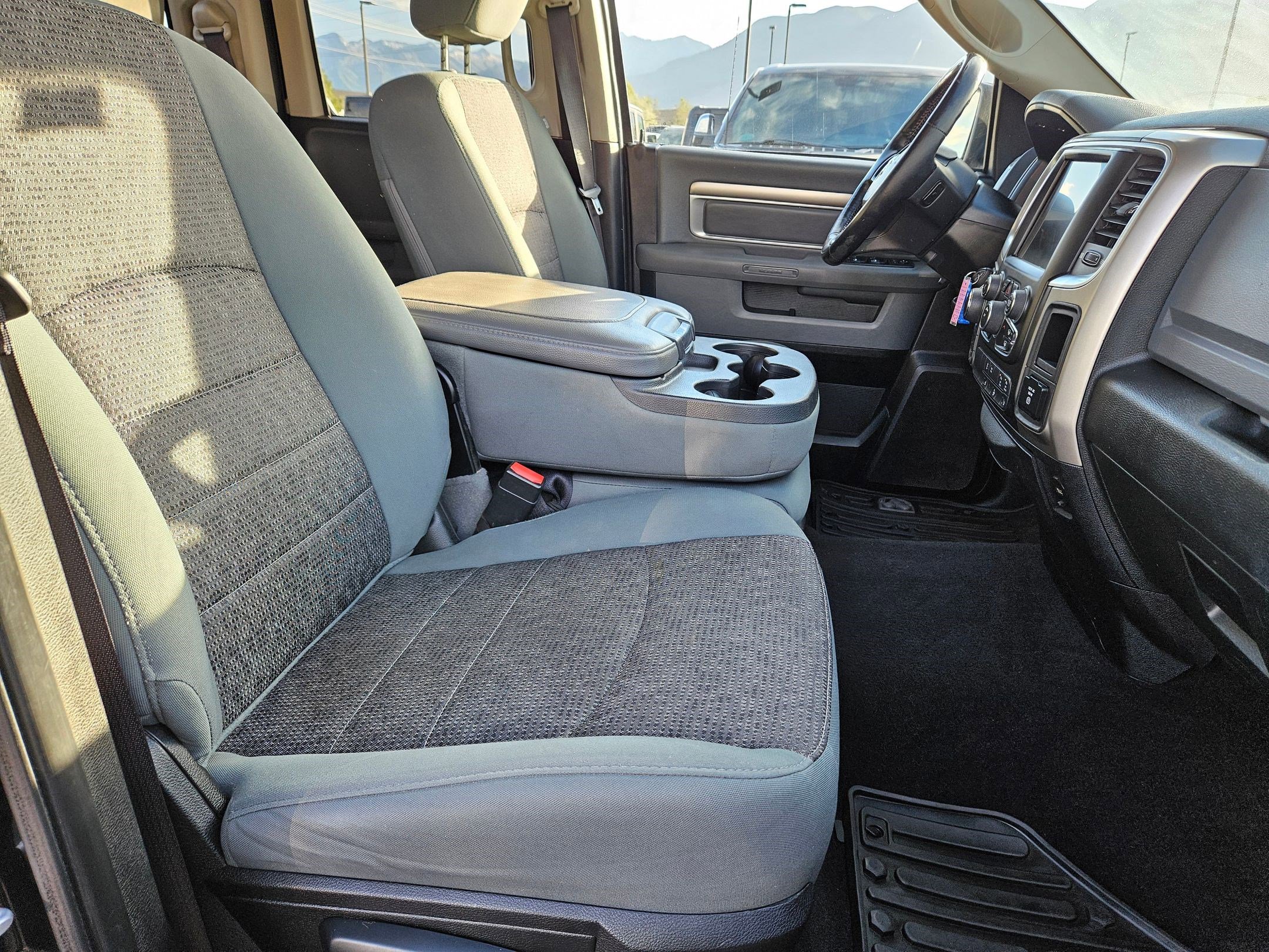 Used 2015 RAM 1500 Big Horn AWD/4WD image 38